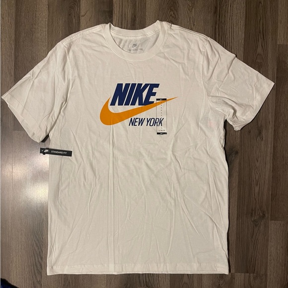 nikelab swoosh tee